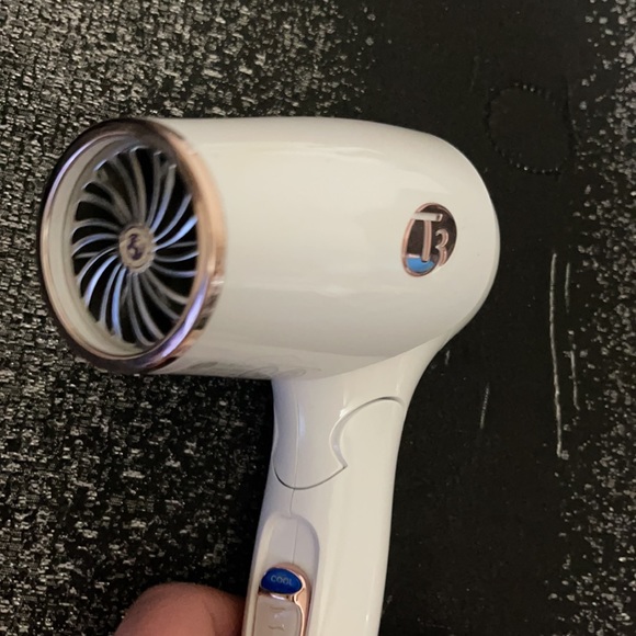 T3 folding hair dryer / blow dryer tested!!! - Picture 3 of 8
